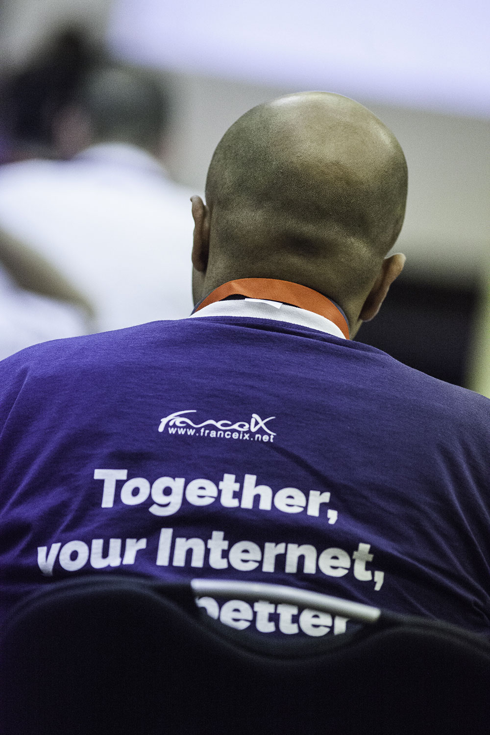 Design t-shirt événement avec slogan